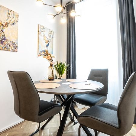Comfortable, Balcony Apartment - Quick Access To Vienna'S Old Centre Εξωτερικό φωτογραφία